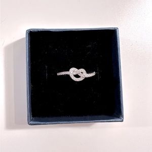 Love Knot Silver Ring - Size 7.5